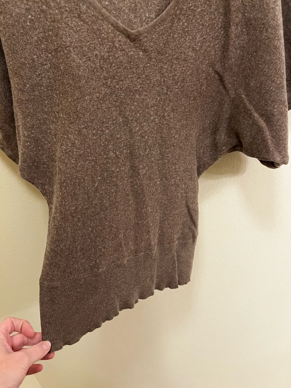 Banana Republic Chocolate Brown V-Neck Short Sleeve Sweater - Picture 4 of 5